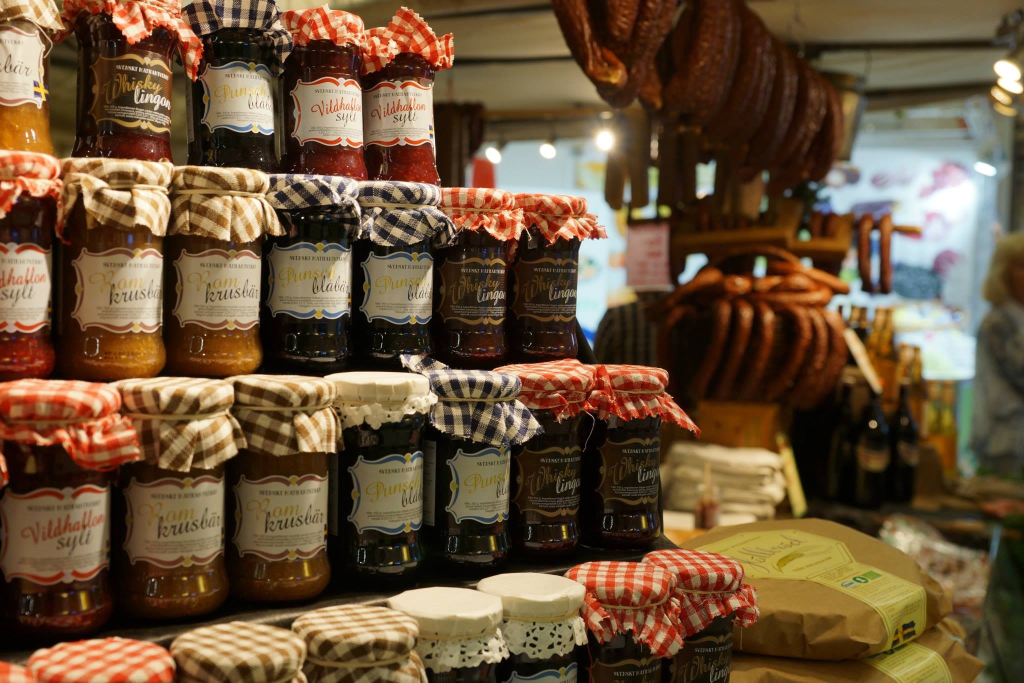 sweet-city-food-vendor-bazaar-market-public-space-jam-cans-grocery-store-retail-human-settlement-540670